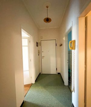 6295196F-5185-443B-8605