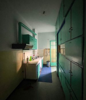 B8102569-CEDE-4A87-B72D