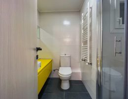 C6BDE778-F403-40BC-A5D3-6E57AE3D53BD